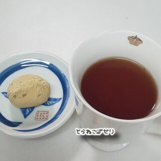 和菓子とピリッと生姜紅茶